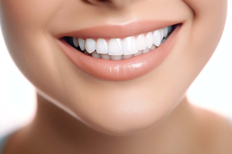 عکس باکیفیت دندان های صدفی سفید