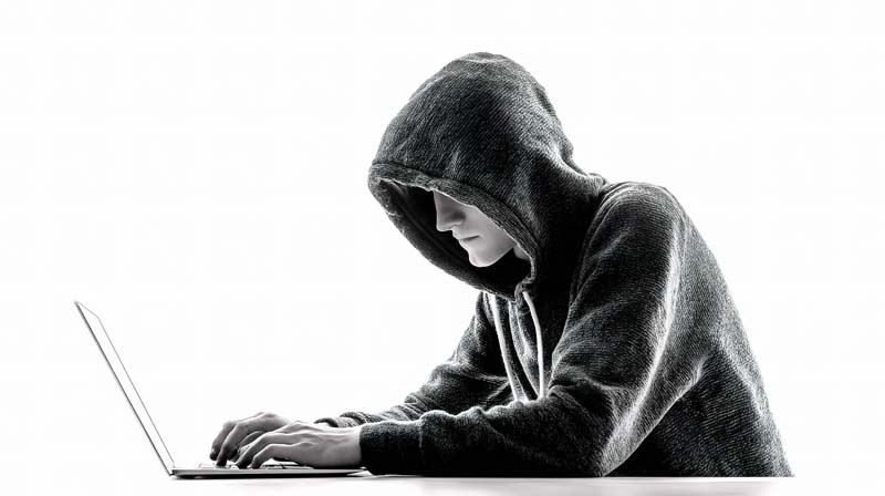 تصویر با کیفیت هکر با زمینه سفید