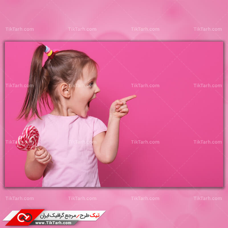 دانلود تصویر با کیفیت کودک با آبنبات چوبی