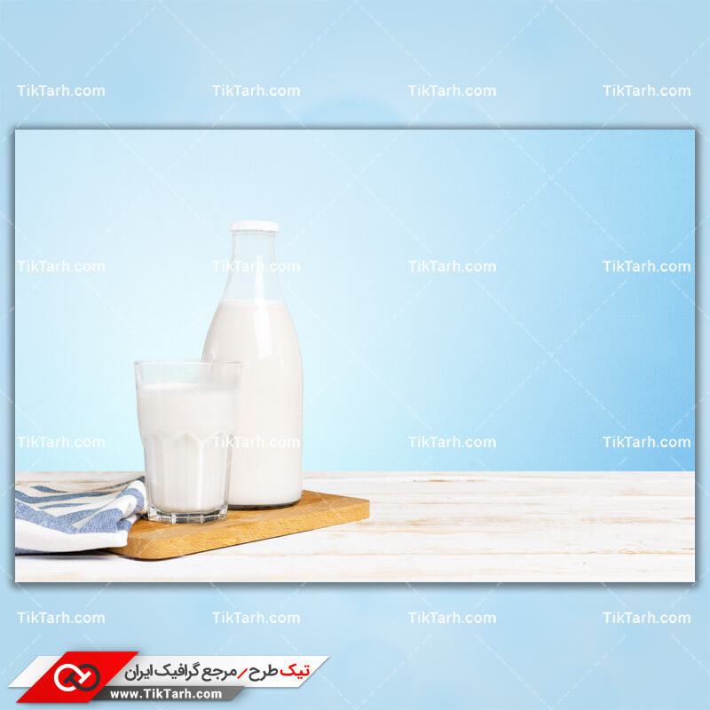 دانلود تصویر با کیفیت بطری شیشه ای شیر