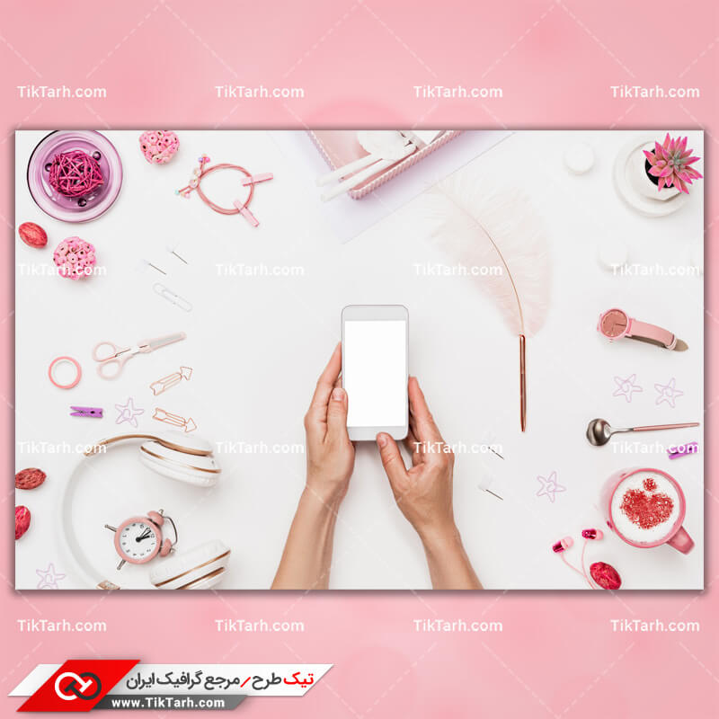 دانلود تصویر گرافیکی میز شلوغ و گوشی