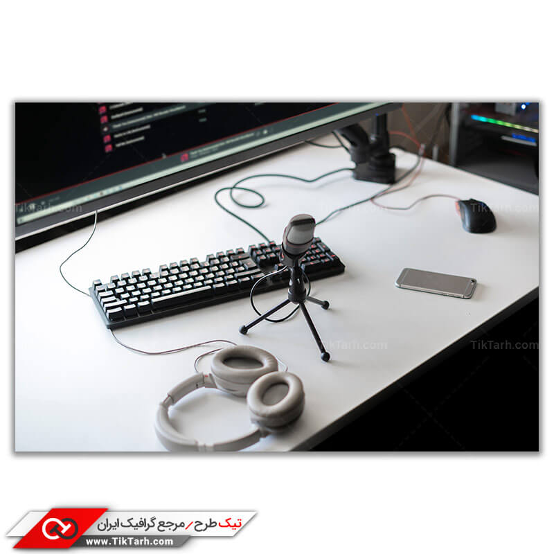 تصویر با کیفیت لوازم صداگذاری در استودیوی موسیقی