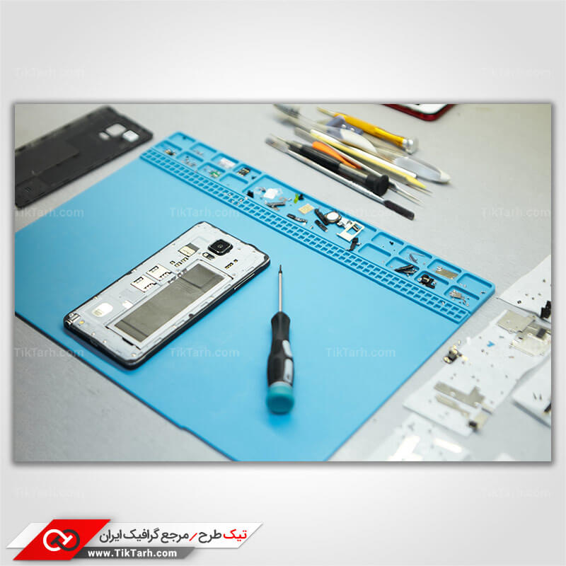 تصویر باکیفیت از تعمیر سخت افزار گوشی