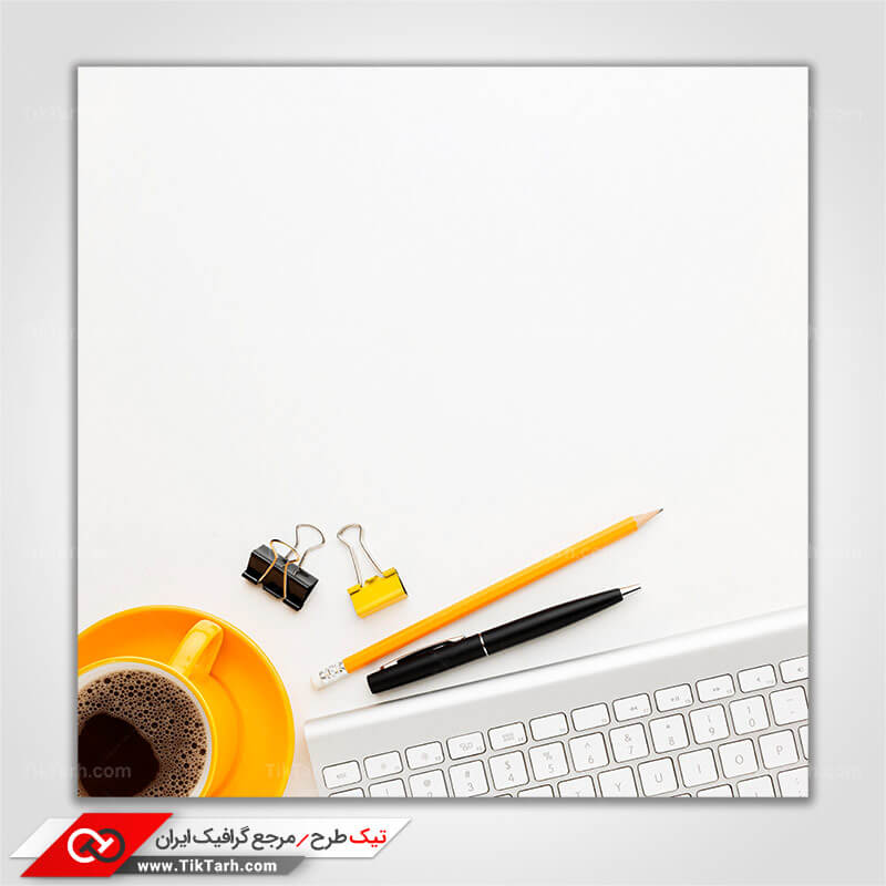 تصویر لارج فرمت از میز کامپیوتر
