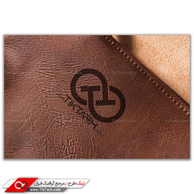 طرح گرافیکی موکاپ لوگو روی کیف چرمی