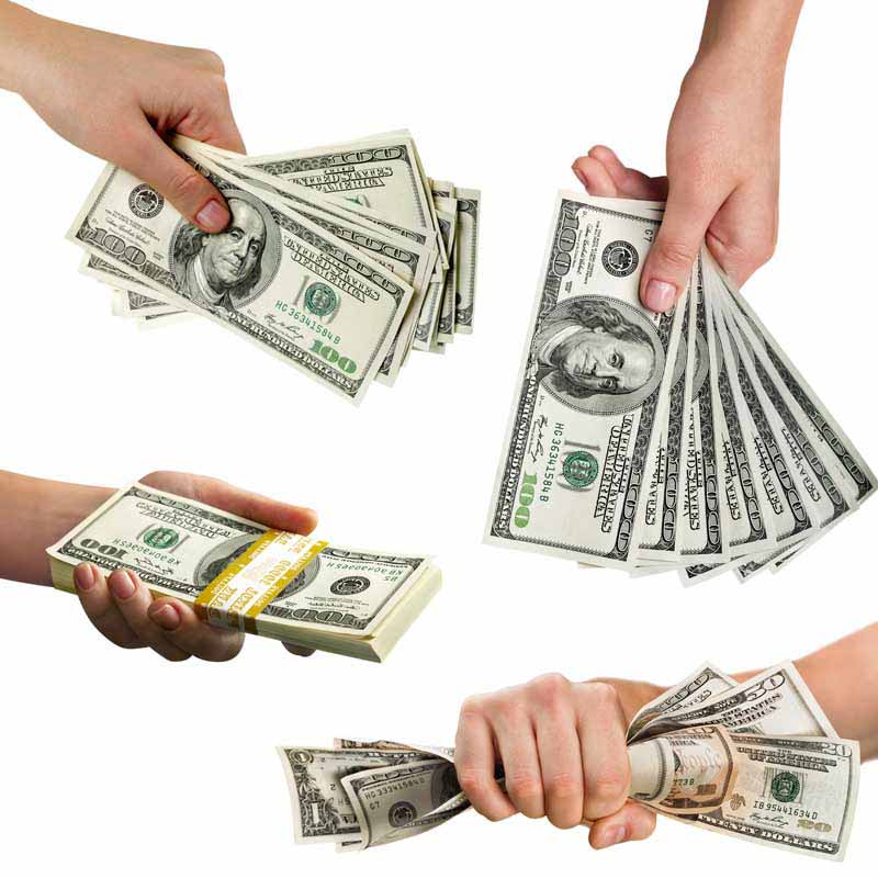 دانلود تصویر دست های پر از اسکناس دلار