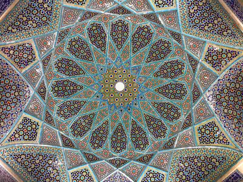 تصویر باکیفیت نمای زیر آرامگاه حافظ