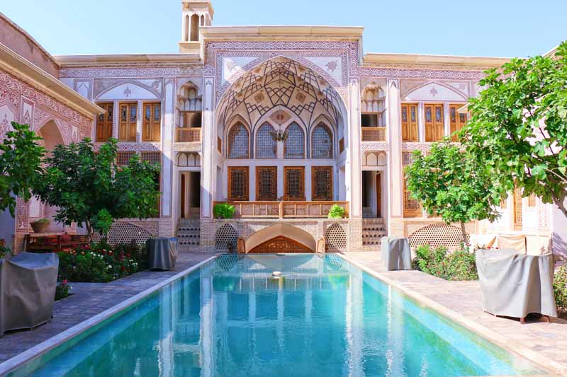 تصویر باکیفیت مسجد آقا بزرگ