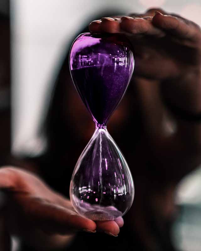 دانلود عکس ساعت شنی بنفش