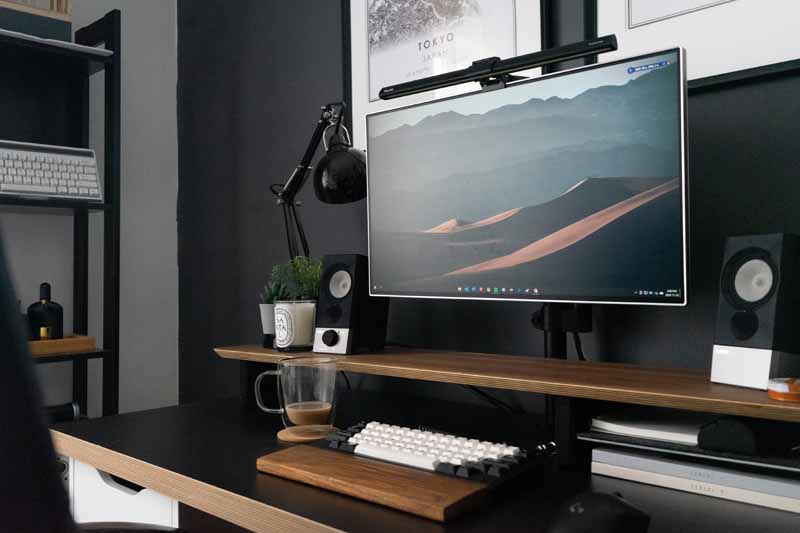 عکس میز کامپیوتر چوبی