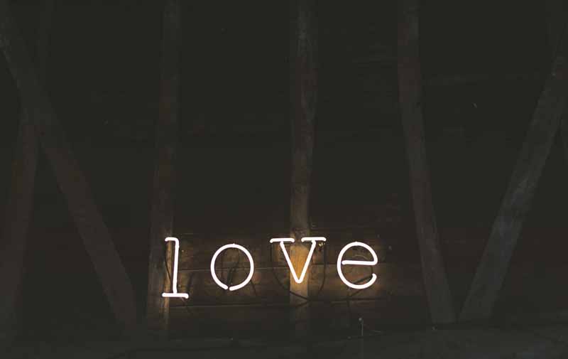 دانلود عکس لامپ سفید love