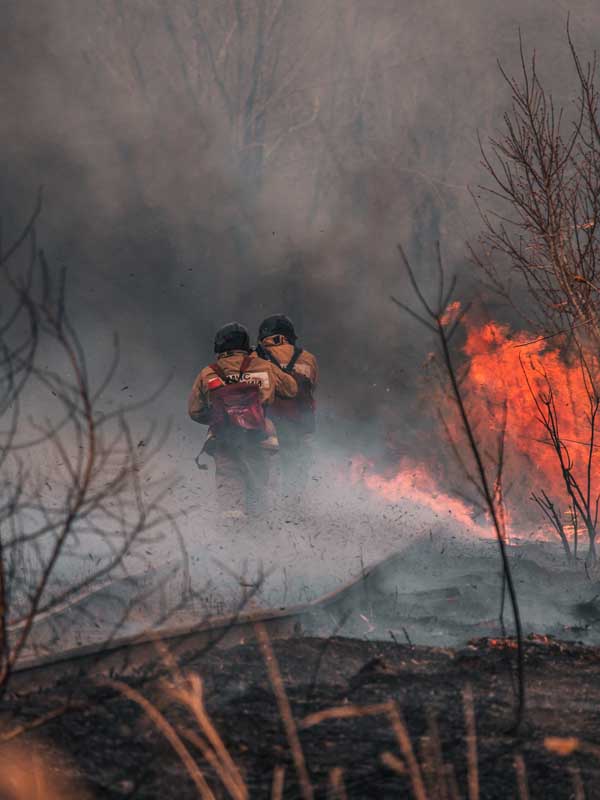 دانلود تصویر آتش سوزی جنگ و آتش نشانان