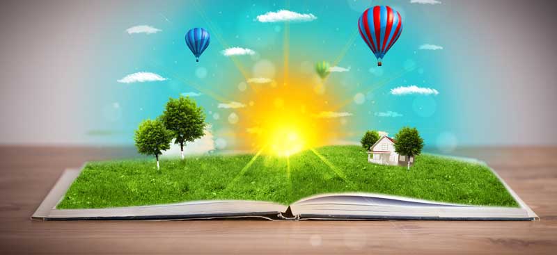 دانلود تصویر با کیفیت فضای سبز و بالن روی صفحات کتاب