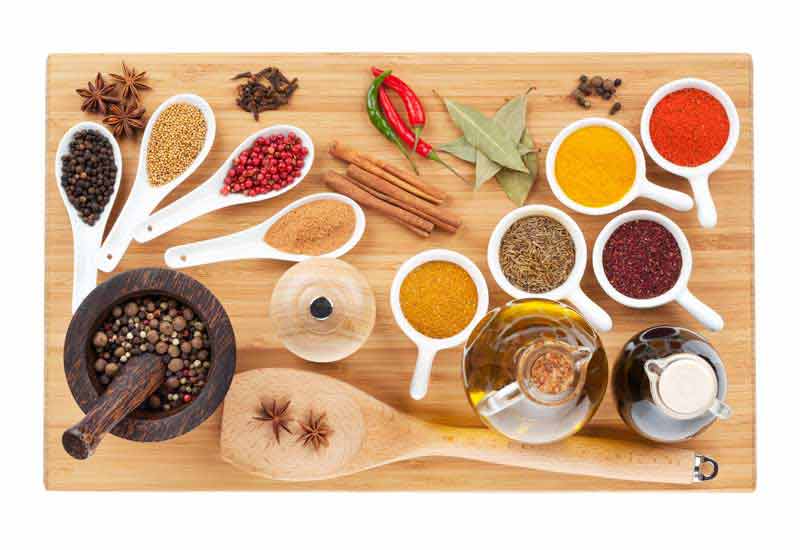 دانلود عکس با کیفیت ادویه جات و روغن از نمای بالا