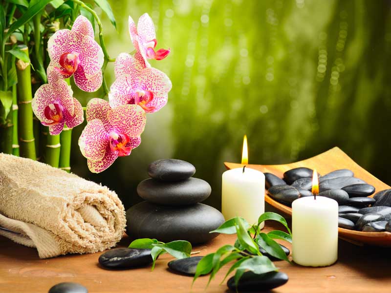 عکس با کیفیت سنگ ماساژ و شمع
