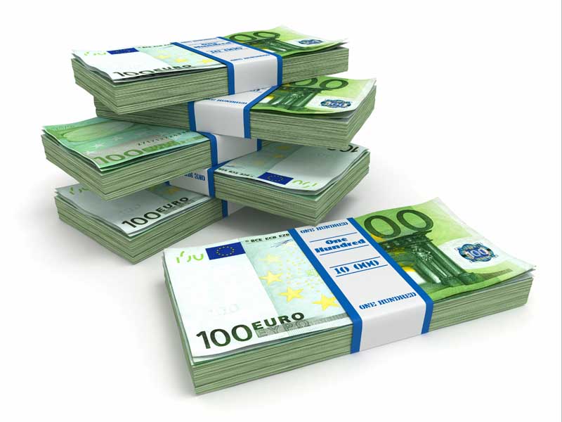 دانلود تصویر با کیفیت چند دسته اسکناس صد یورویی