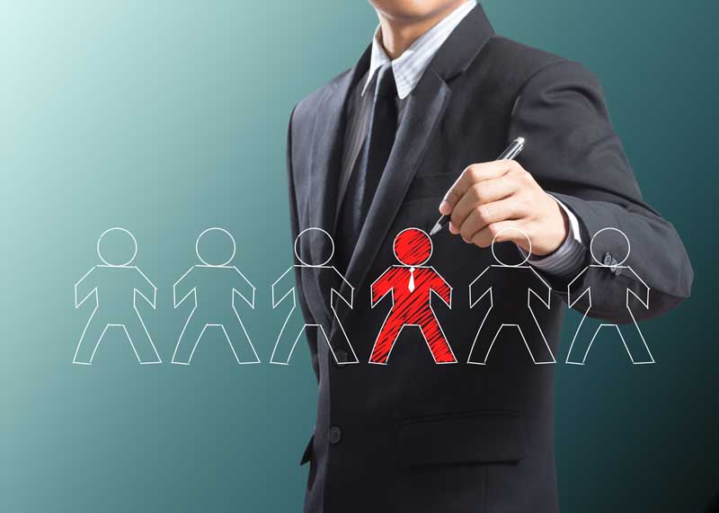 دانلود عکس رنگ کردن یکی از چند آدمک موجود