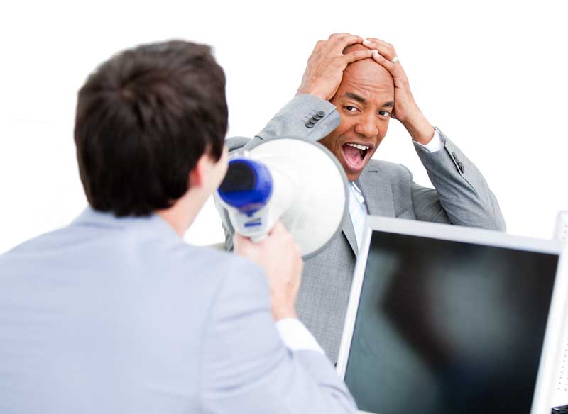 دانلود عکس لارج فرمت داد زدن با بلندگو