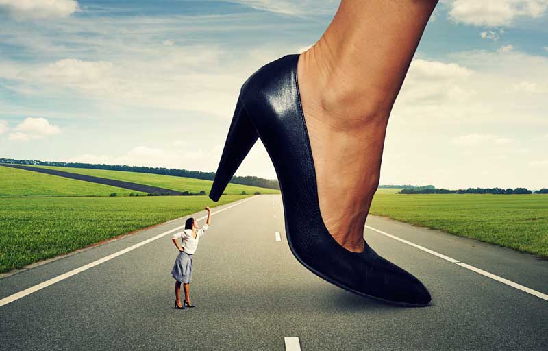 دانلود عکس لارج فرمت زیر پا له کردن