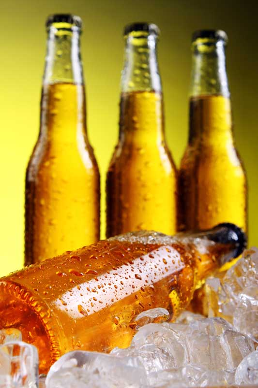 عکس زیبا از شیشه های نوشابه داخل یخ