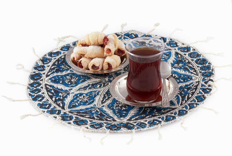 عکس لارج فرمت از استکان چای و نعلبکی