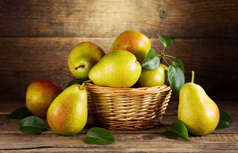 عکس لارج فرمت از گلابی ها در سبد