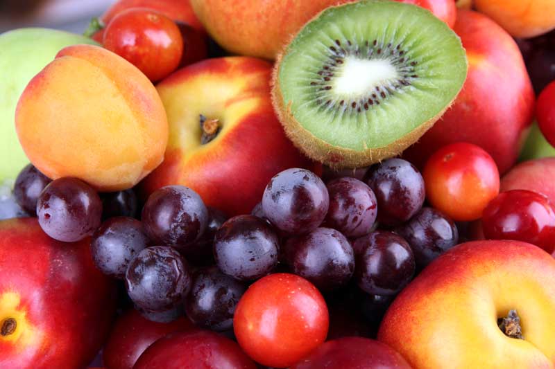 تصویر زیبا از آلوچه و کیوی