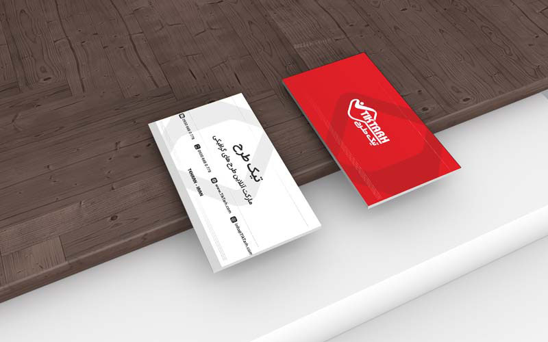 موکاپ کارت ویزیت ها در لبه چوب