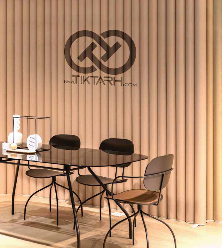 طرح موکاپ لوگو روی پرده