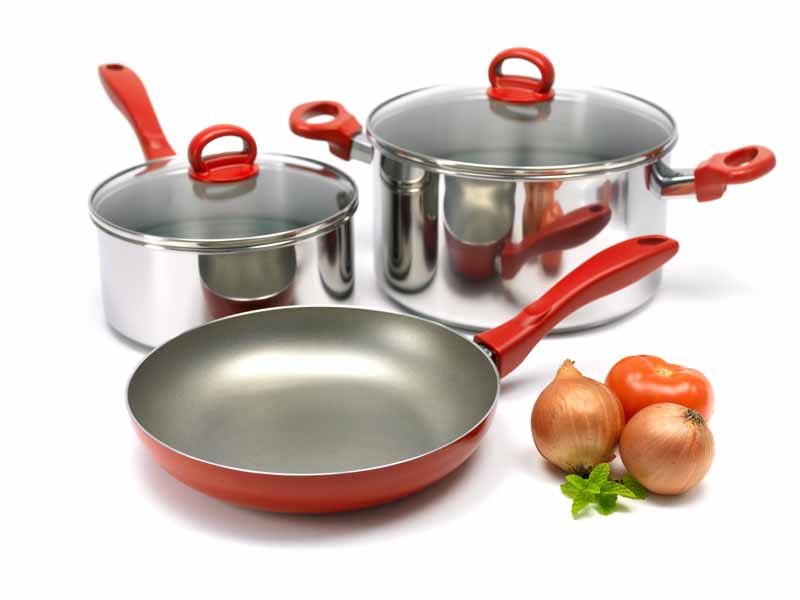 عکس با کیفیت از قابلمه استیل دسته زرد