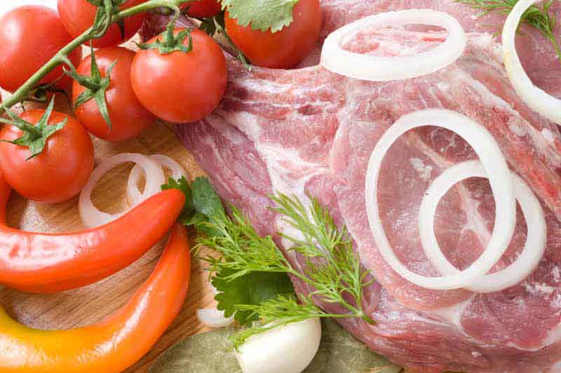 عکس با کیفیت از گوشت و گوجه فرنگی