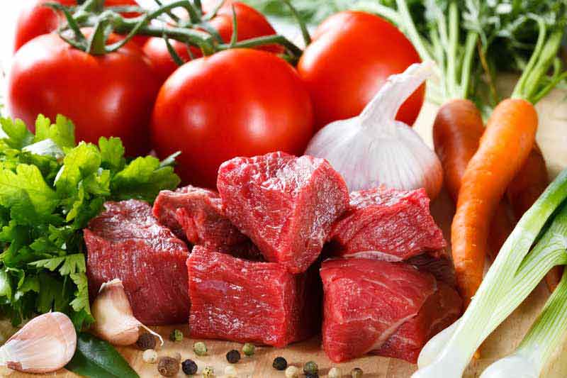 عکس با کیفیت از گوشت و گوجه فرنگی