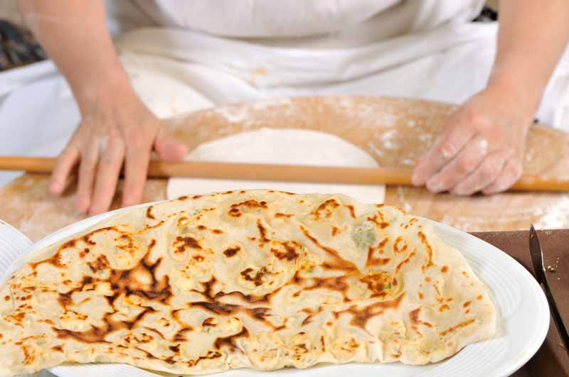 تصویر با کیفیت از تهیه نان سنتی