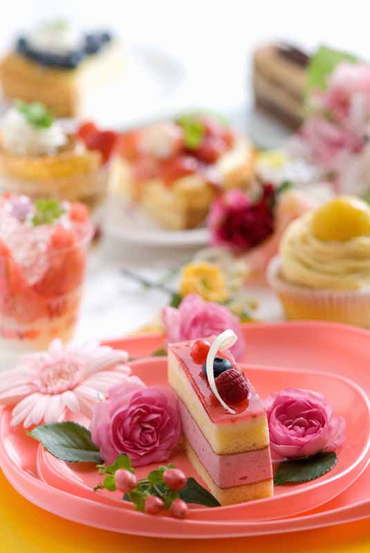 عکس گرافیکی از شیرینی با طعم میوه ای