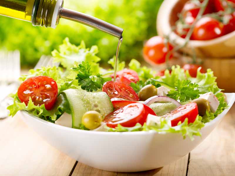 عکس با کیفیت از سالاد در کاسه