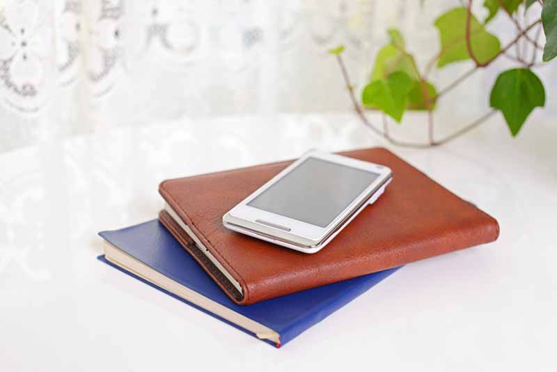 دانلود تصویر زیبا از موبایل و سر رسید