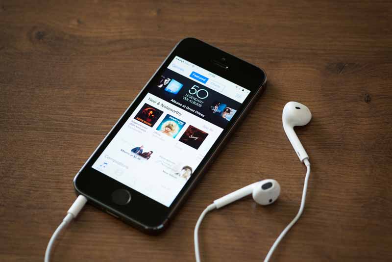 تصویر با کیفیت از موبایل روشن