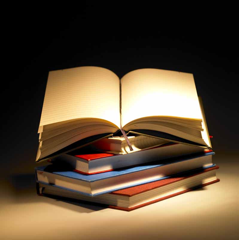 تصویر لارج فرمت از کتاب زیر نور