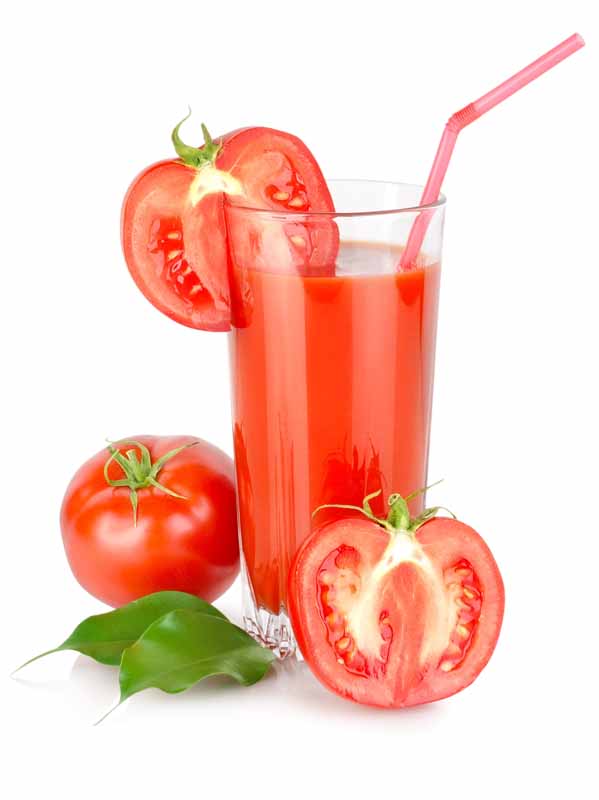 تصویر لارج فرمت از آب گوجه با نی