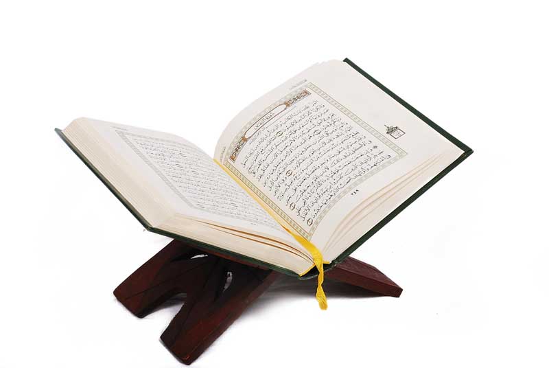 دانلود تصویر قرآن روی رحل