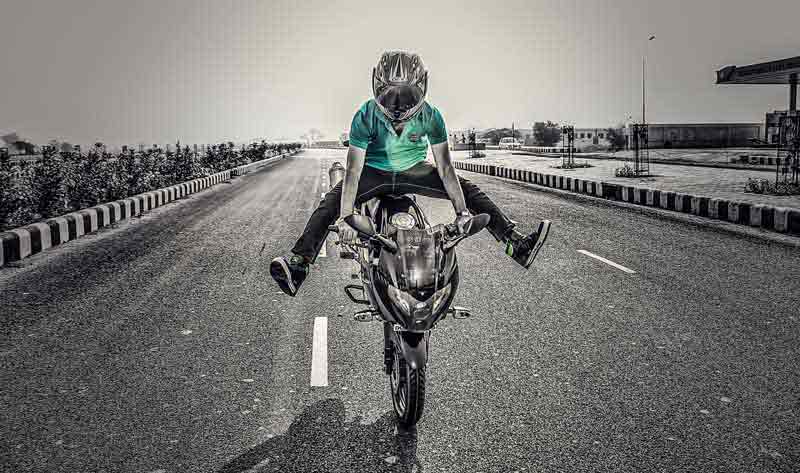 دانلود عکس حرکت نمایشی با موتور