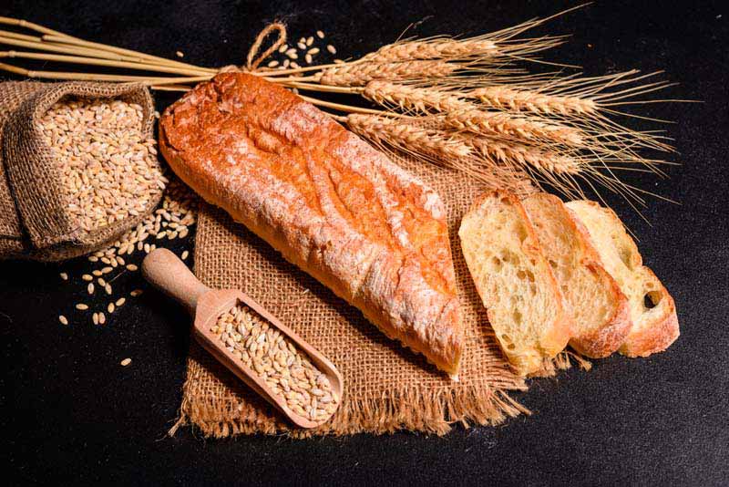عکس با کیفیت از نان تازه و گندم