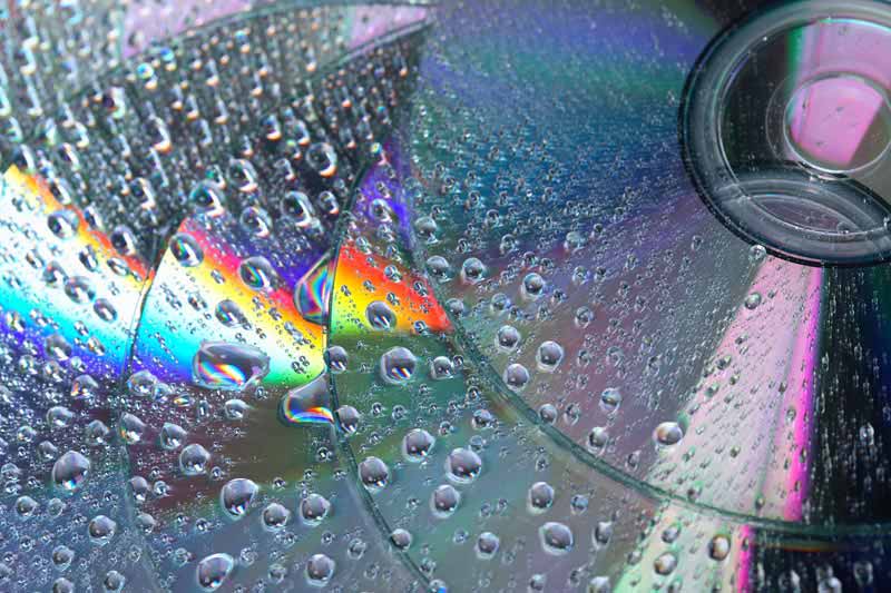 تصویر زیبا از سی دی های خیس