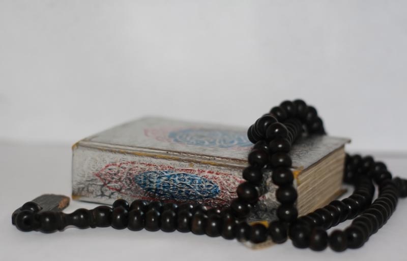 دانلود تصویر تسبیح و قران کوچک